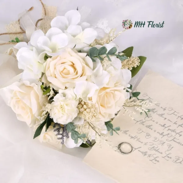 Elegan White Champagne Wedding Rose Bouquet